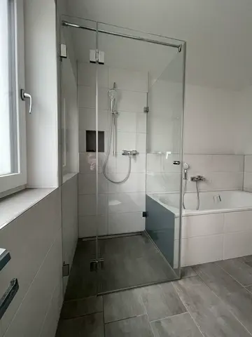Nischen-, Ecke 90°- & Badewannen-Lösungen